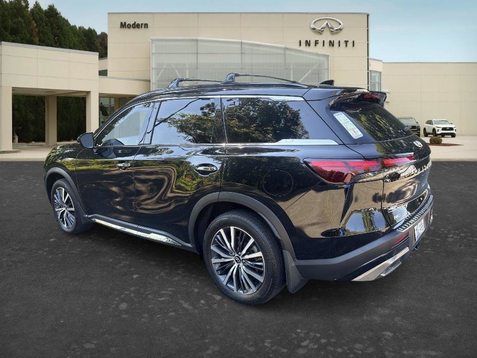Certified Used 2025 Mineral Black INFINITI AUTOGRAPH image 10