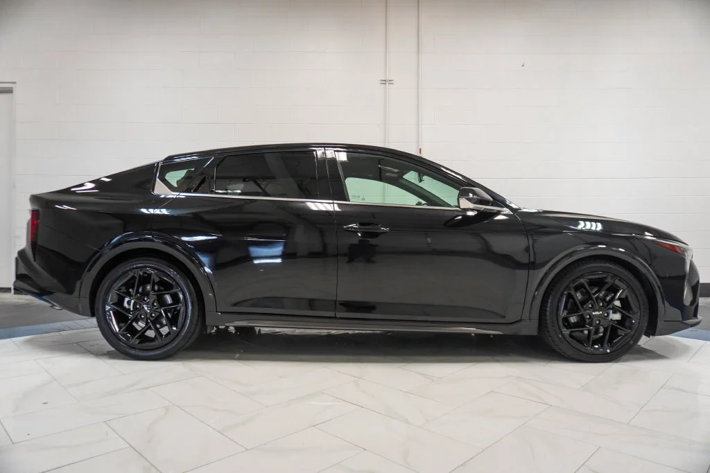 Used 2025 Black Kia GT-Line Turbo image 32