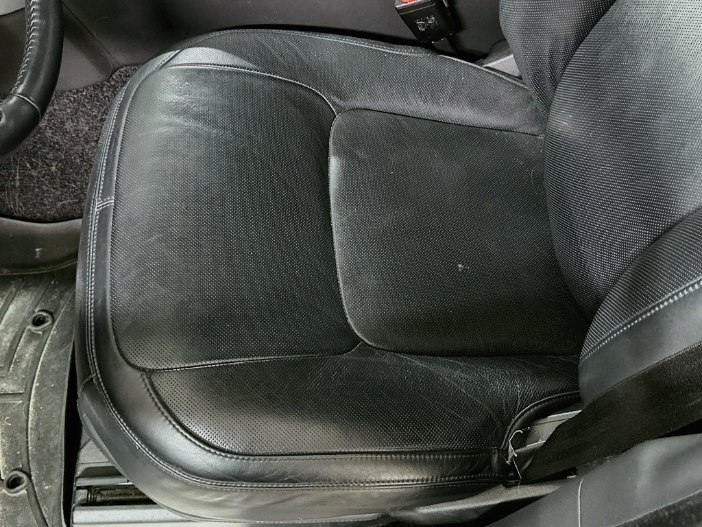 Used 2021 Black Land Rover Autobiography image 21
