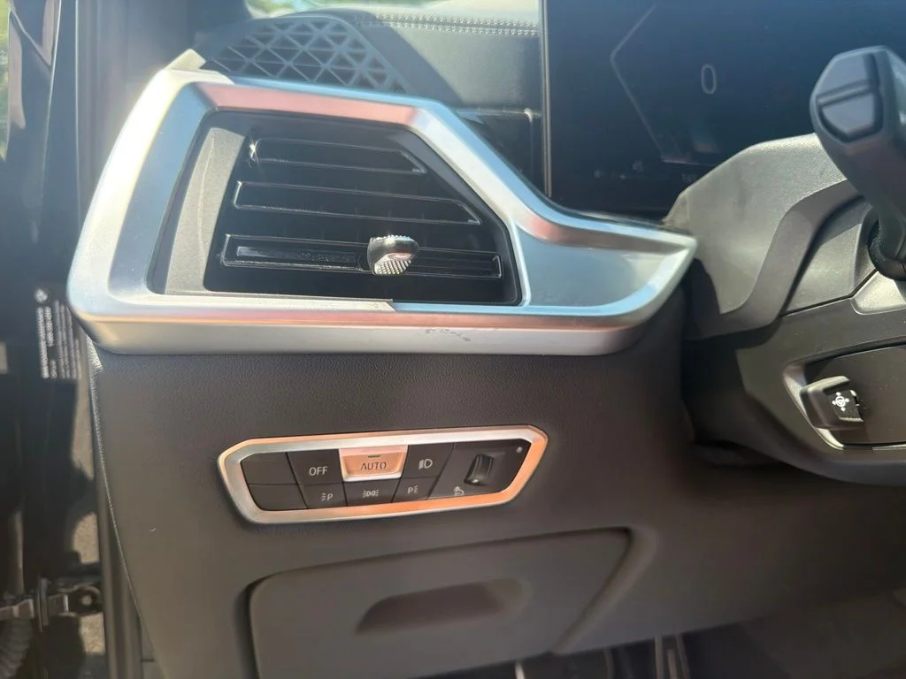 Used 2023 Black BMW M60i image 24