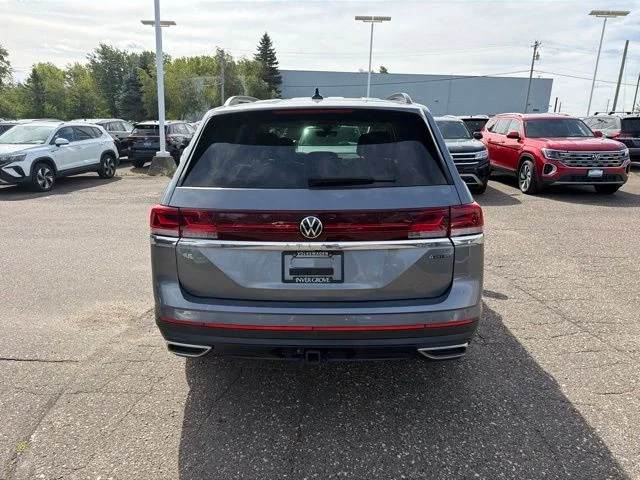 Certified Used 2025 Gray Volkswagen 2.0T SE w/Technology image 4