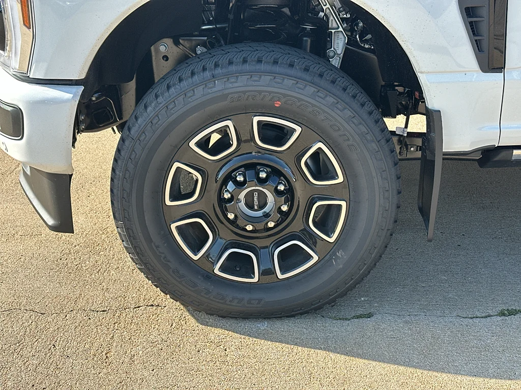 New 2026 Star White Ford Platinum image 6