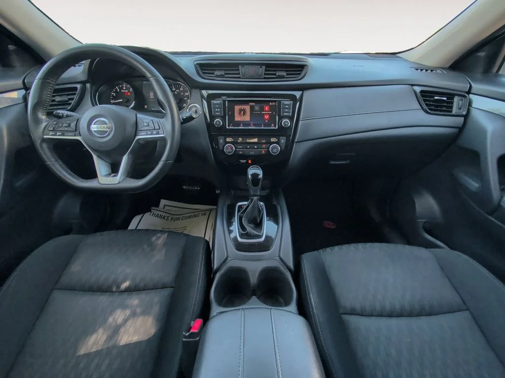 Used 2018 Blue Nissan SV image 8