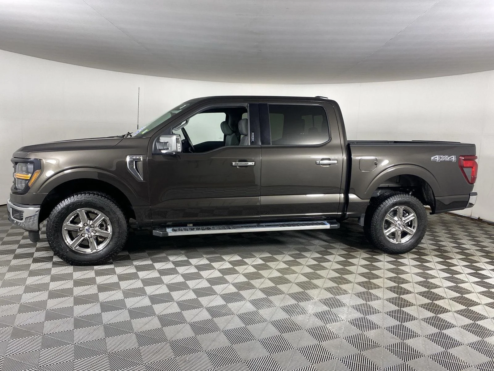 Used 2024 Darkened Bronze Ford XLT image 14