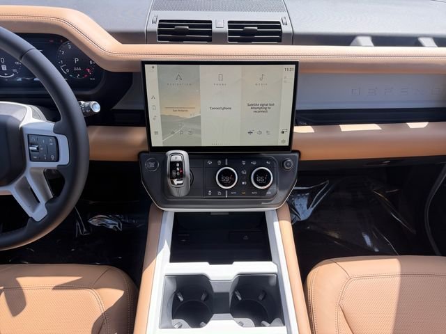New 2026 Fuji White Land Rover X-Dynamic SE image 15