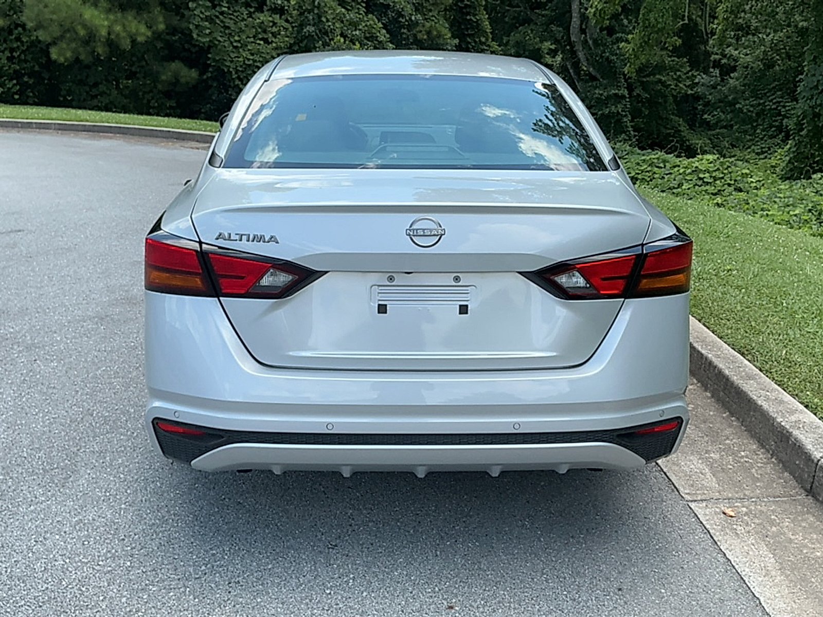 Used 2023 Brilliant Silver Metallic Nissan S FWD image 14
