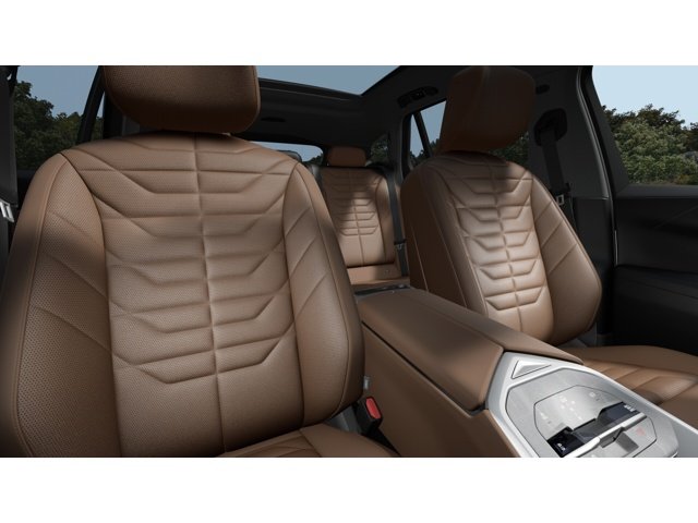 New 2027 Mineral White Metallic BMW 40 xDrive image 11