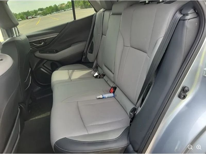 Used 2023 Ice Silver Metallic Subaru Limited image 9