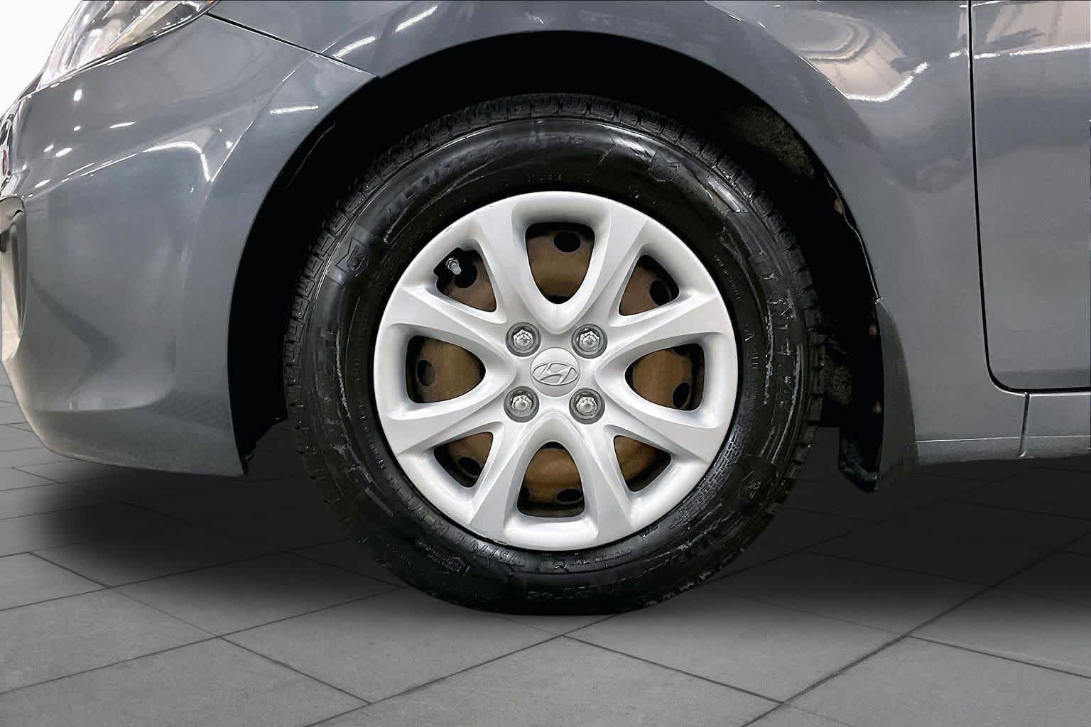 Used 2012 Cyclone Gray Hyundai GS image 11