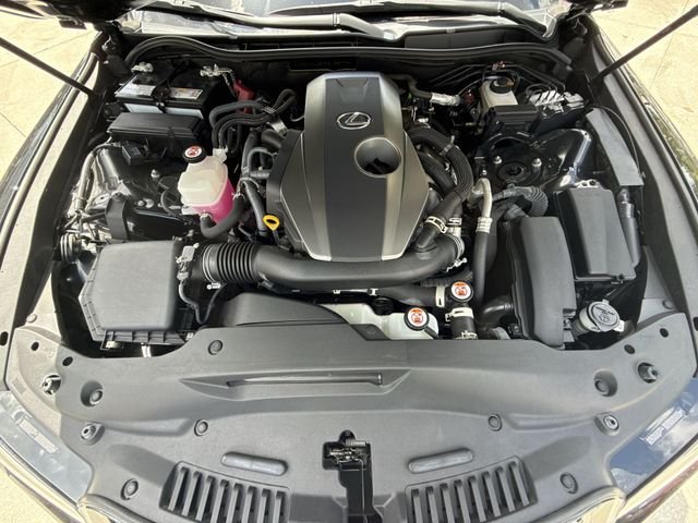 2024 Lexus IS 300 - Photo 27