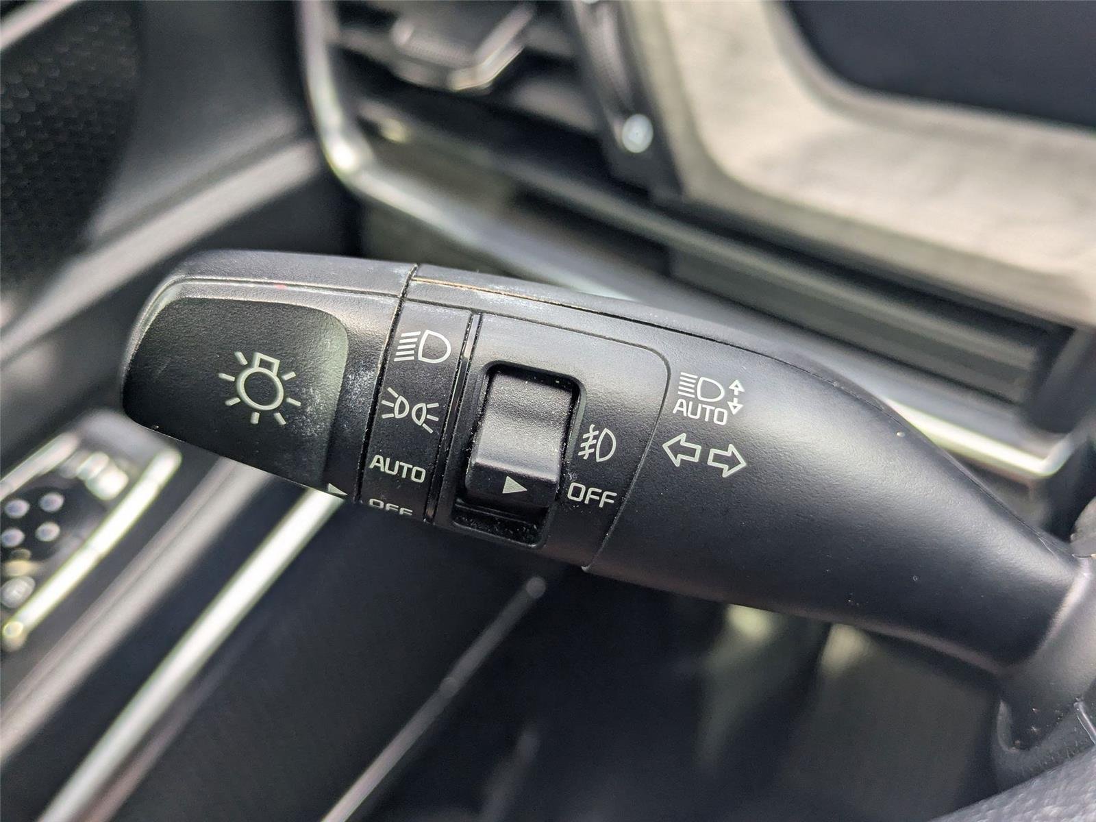Used 2024 Glacial White Pearl Kia SX Prestige X-Line image 18
