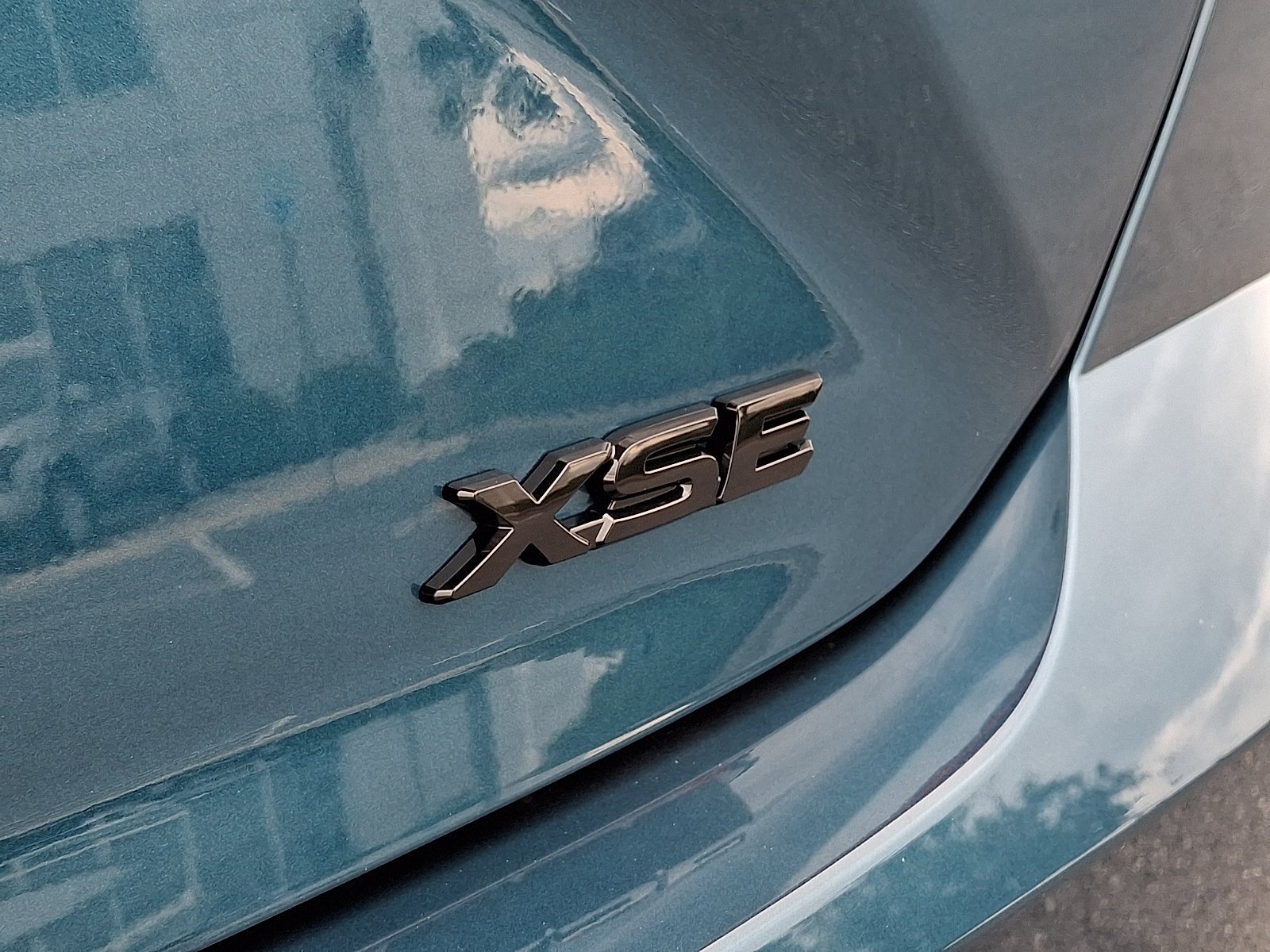 New 2026 Ocean Gem Toyota  XSE image 5