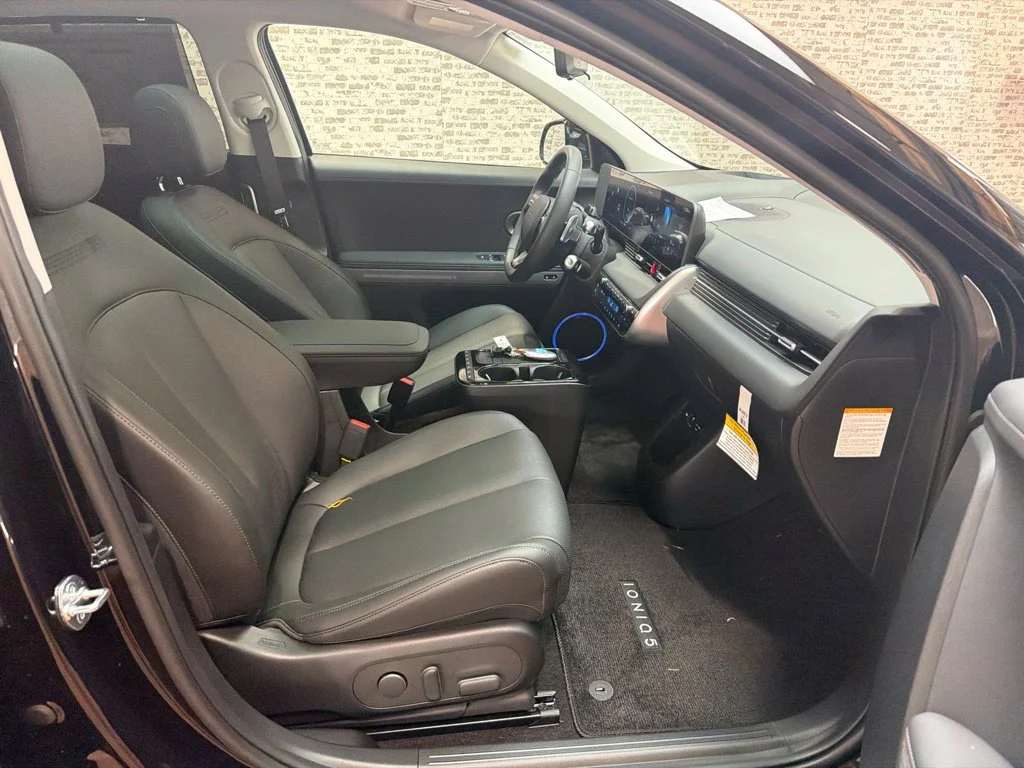 New 2027 Abyss Black Hyundai Limited image 10