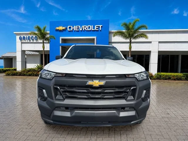 New 2026 Summit White Chevrolet WT image 2