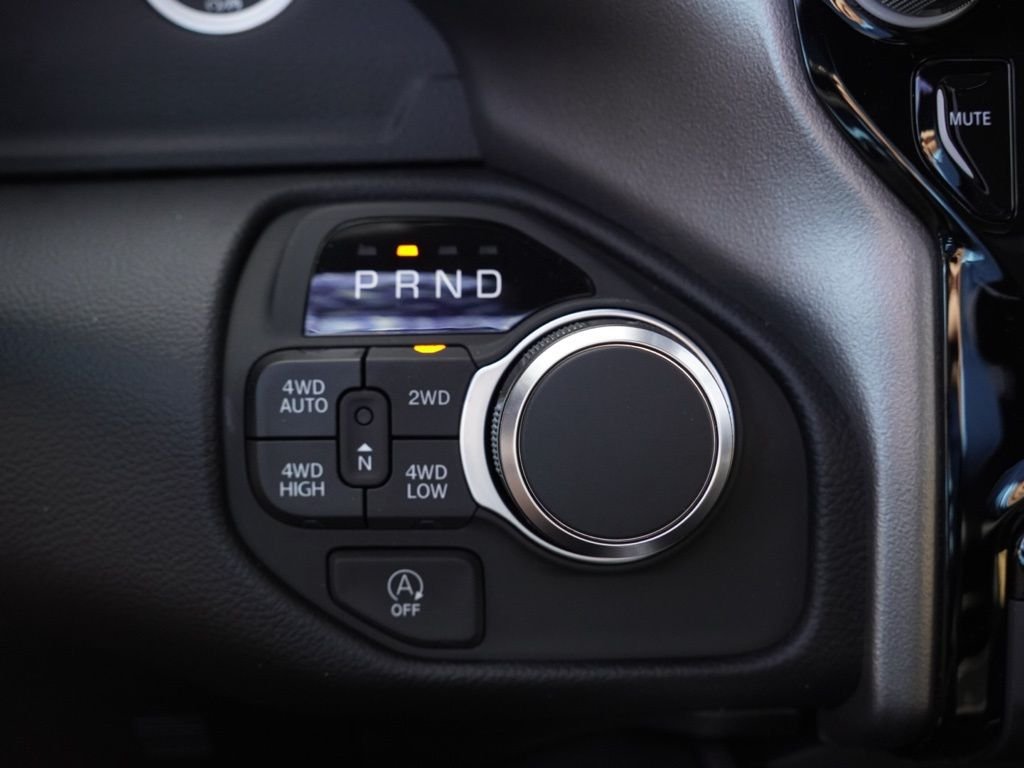 New 2026 Bright White Clear-Coat Exterior Paint RAM Big Horn/Lone Star image 16