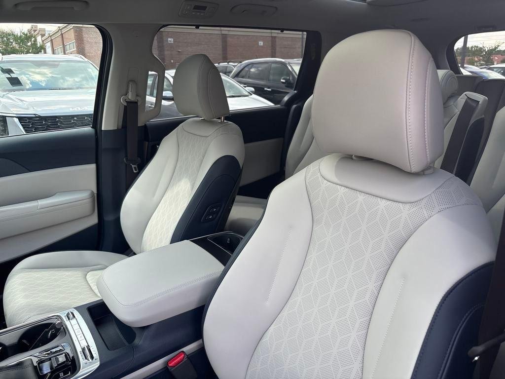 2026 Kia Carnival SX - Photo 13