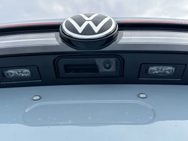 New 2026 Monument Gray W/Deep Black Roof Volkswagen 1.5T SE Black image 18
