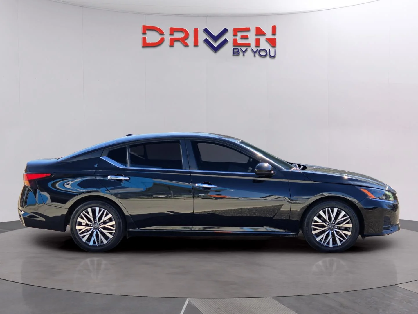 2023 Nissan Altima SV - Photo 6