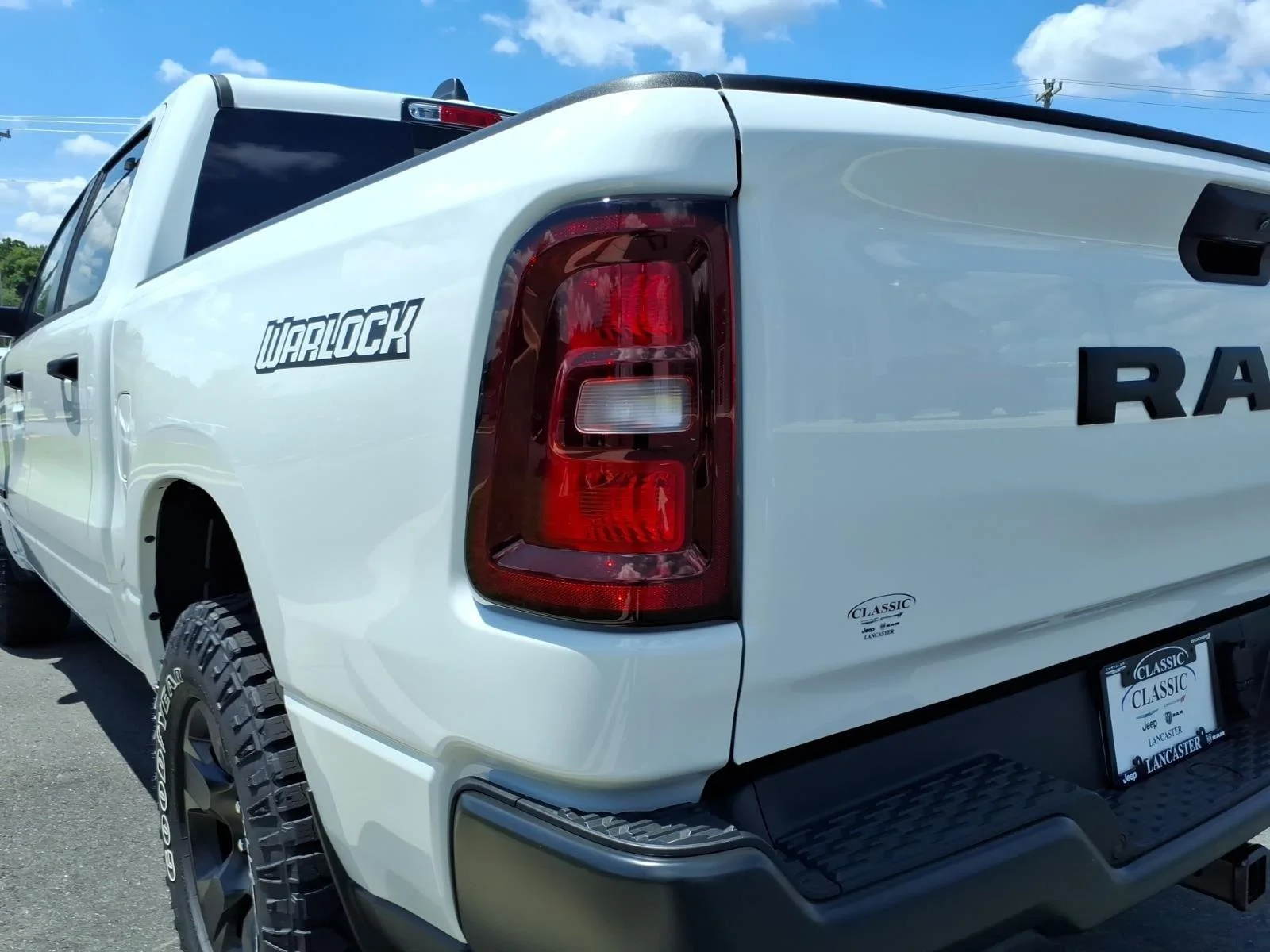 New 2026 Bright White Clear-Coat Exterior Paint RAM Warlock image 17