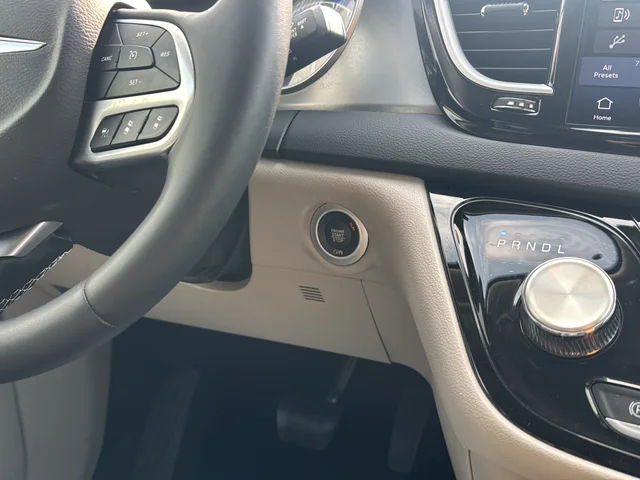 Used 2024 Silver Chrysler Touring L image 13