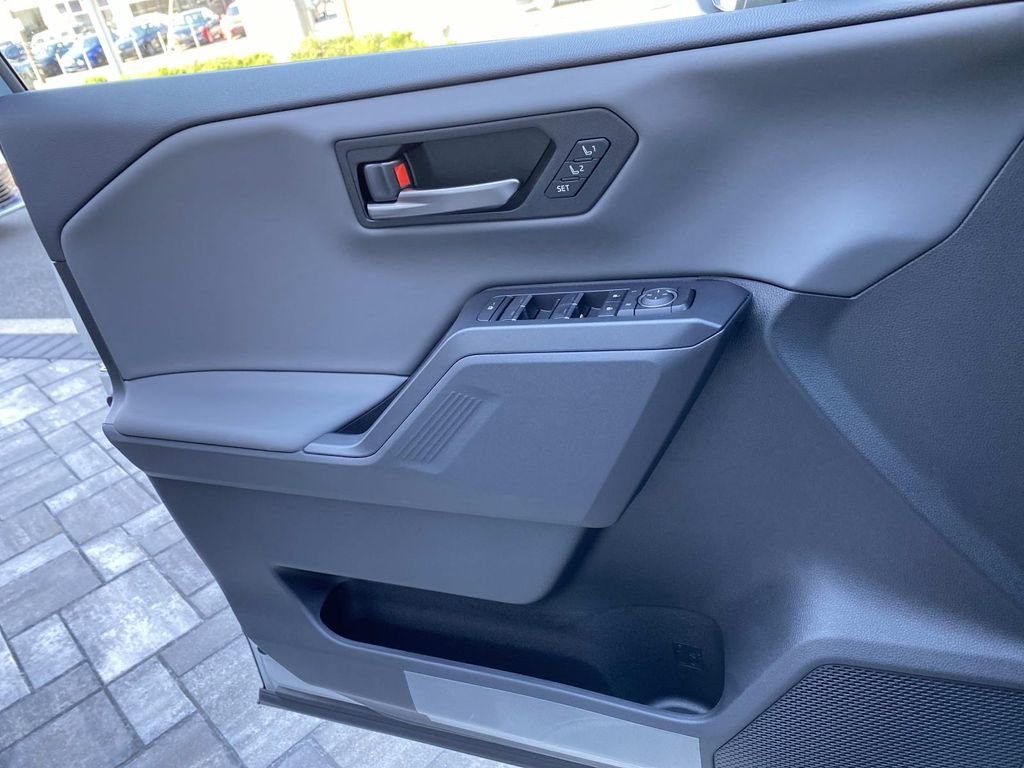 New 2026 Wind Chill Pearl with Midnight Black Metallic roof Toyota XSE image 18