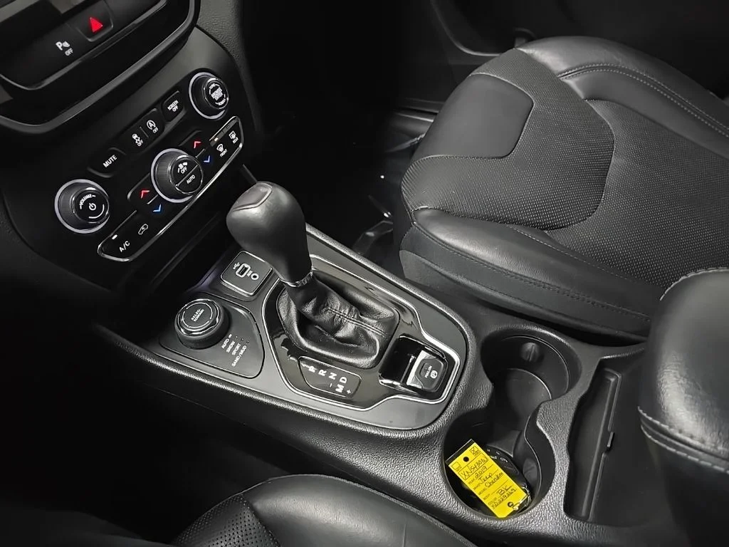 Used 2019 Black Jeep Limited image 27