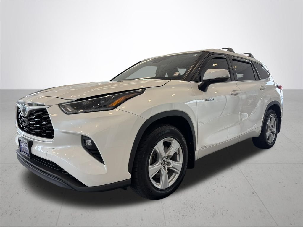 Used 2021 Blizzard Pearl Toyota LE image 2