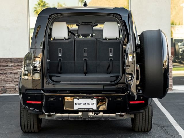 New 2026 Carpathian Grey Land Rover X image 30