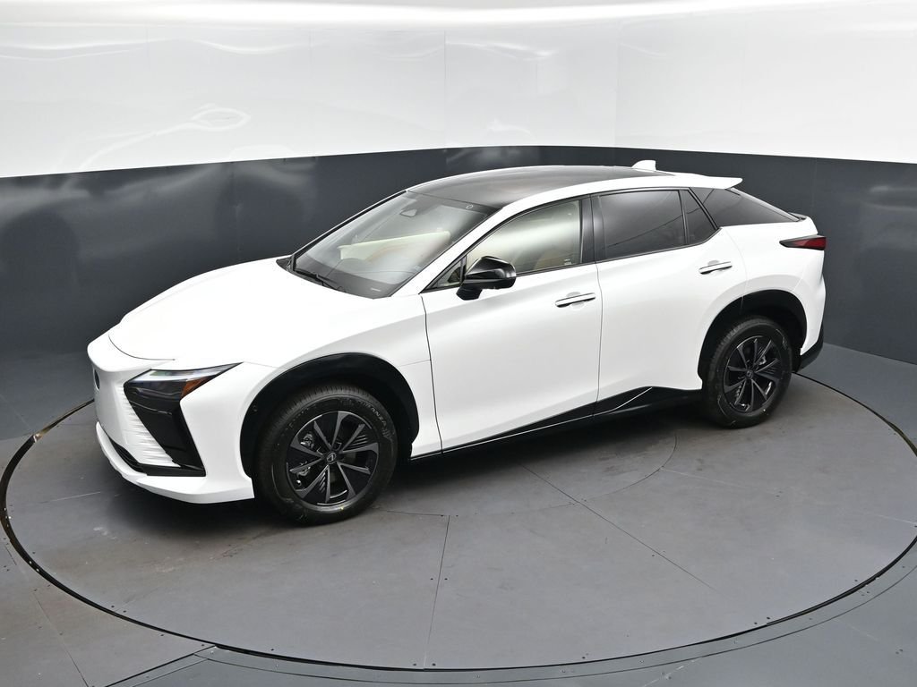 New 2026 Oxygen White Lexus  350e PREMIUM image 31