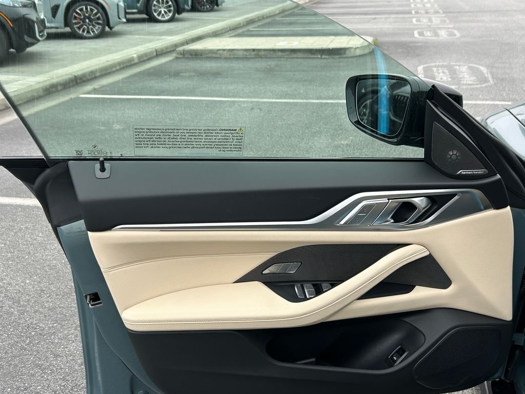 New 2026 Cape York Green Metallic BMW xDrive40 image 11