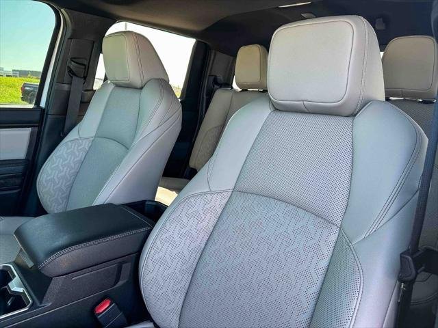 Certified Used 2024 WIND CHILL PEARL Toyota  image 14