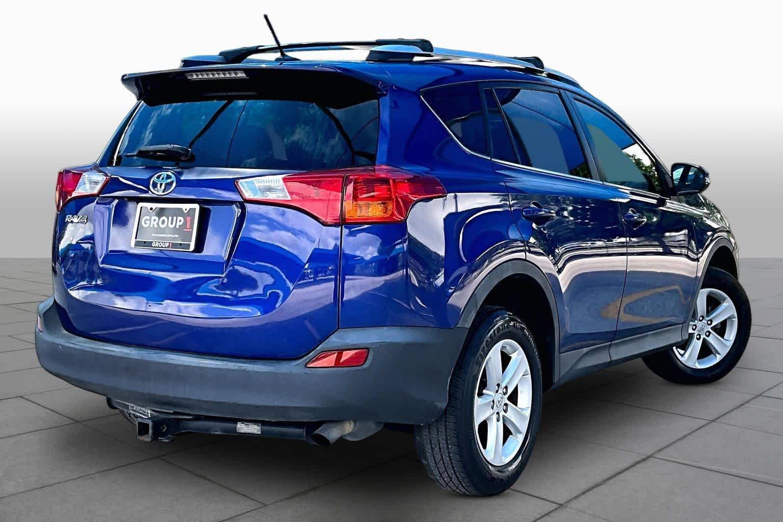 Used 2014 Blue Crush Metallic Toyota XLE image 12