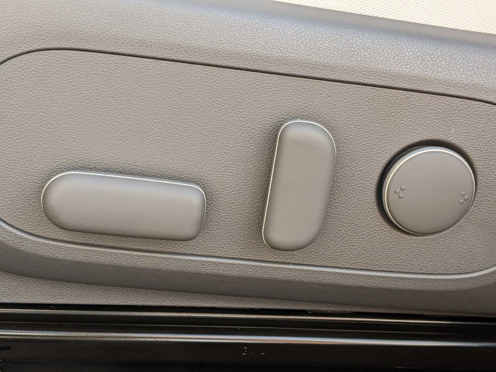 2025 Hyundai Kona SEL Convenience - Photo 46