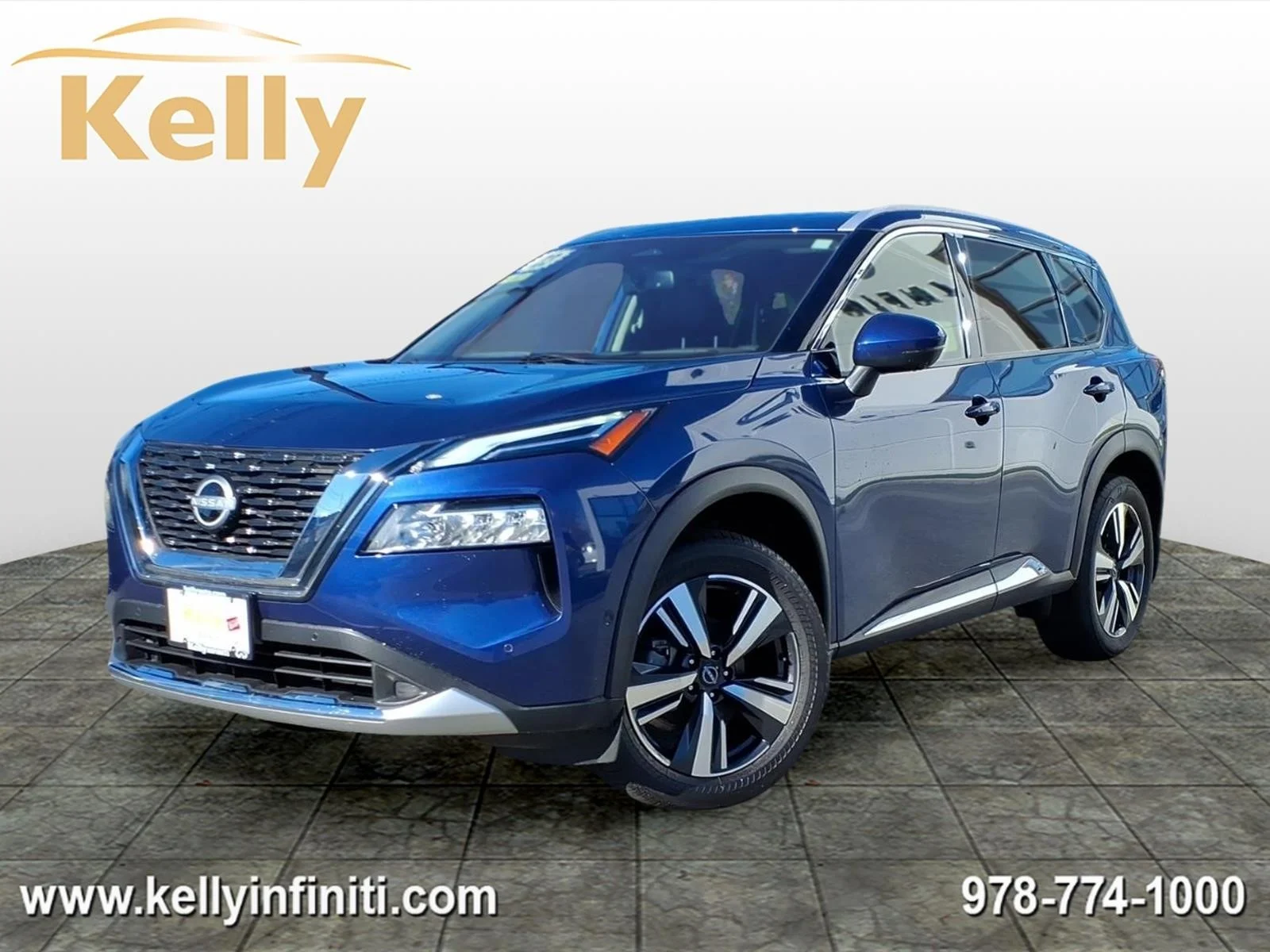 Used 2023 Caspian Blue Metallic Nissan Platinum image 1