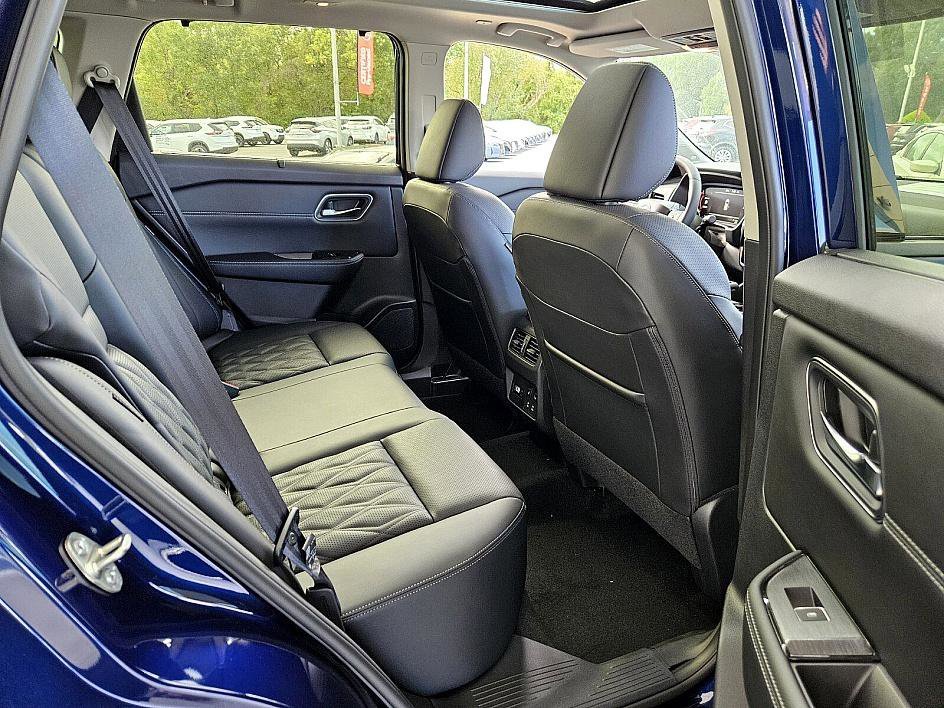 2026 Nissan Rogue Platinum - Photo 14