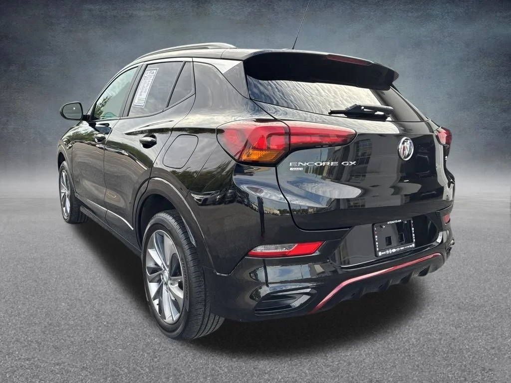 Used 2023 Black Buick Select image 3