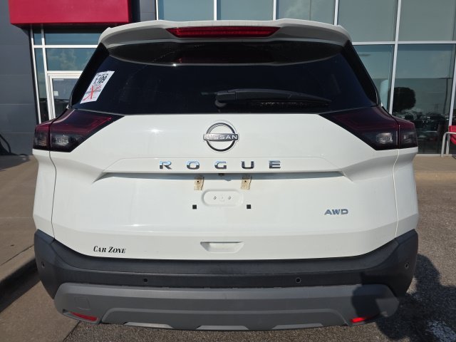Used 2023 White Nissan S image 4