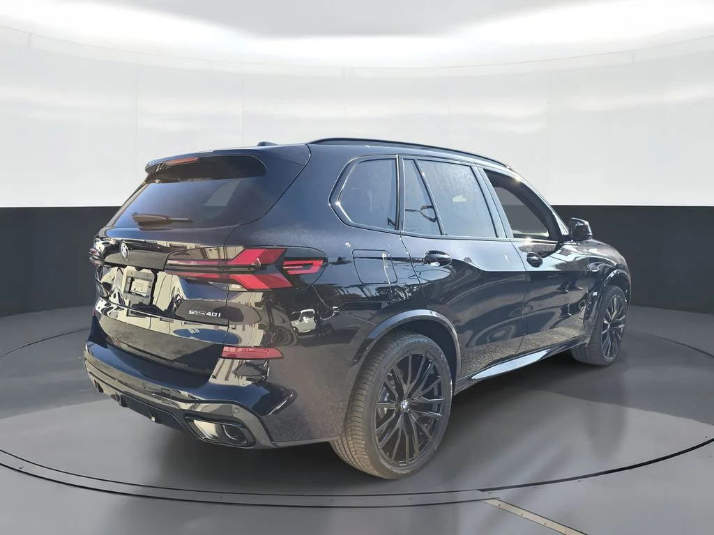 Used 2026 Black BMW sDrive40i image 3