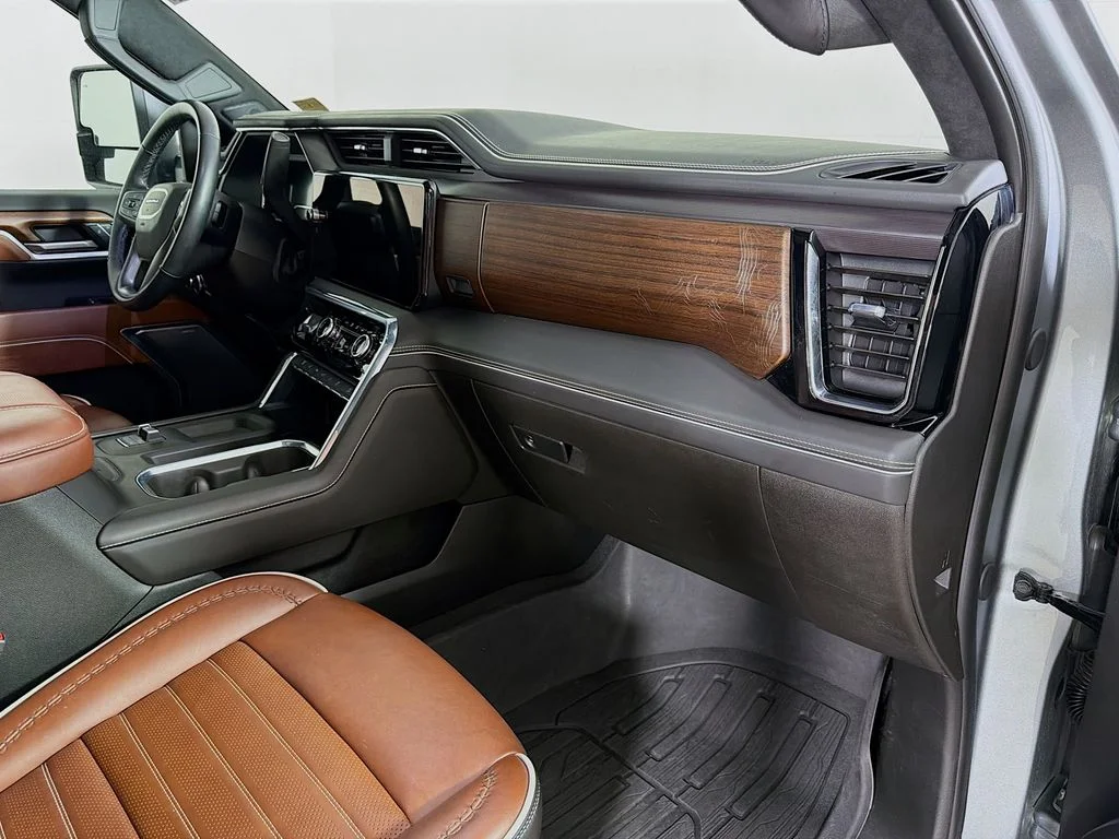 Used 2025 Silver GMC Denali Ultimate image 27
