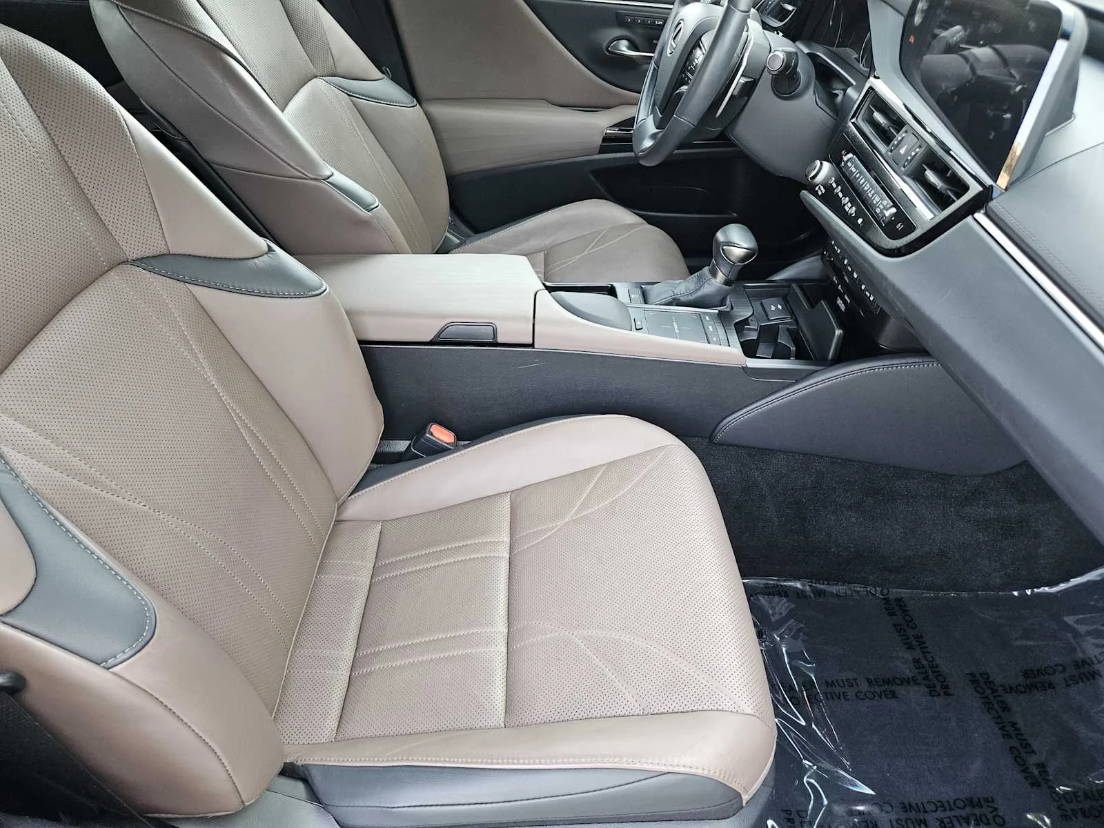 Certified Used 2022 IRIDIUM Lexus Ultra Luxury image 9