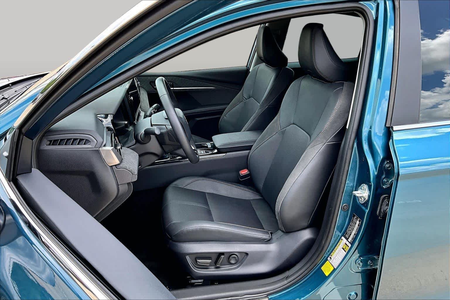 Used 2026 Ocean Gem Toyota XLE image 8
