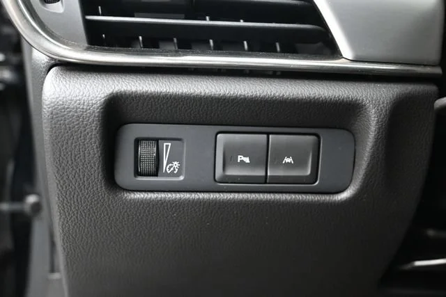 Used 2015 BLACK RAVEN Cadillac Luxury RWD image 13