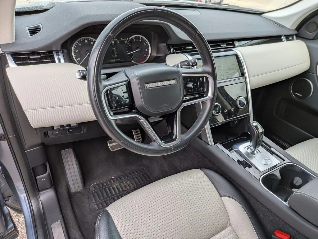 Used 2023  Land Rover SE R-Dynamic image 10