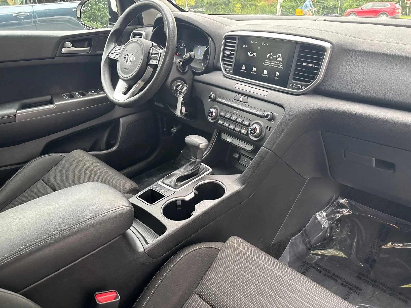 Used 2021 Clear White Kia LX image 18