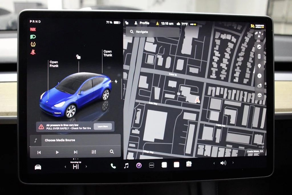 Used 2022 Deep Blue Metallic Tesla Long Range image 25