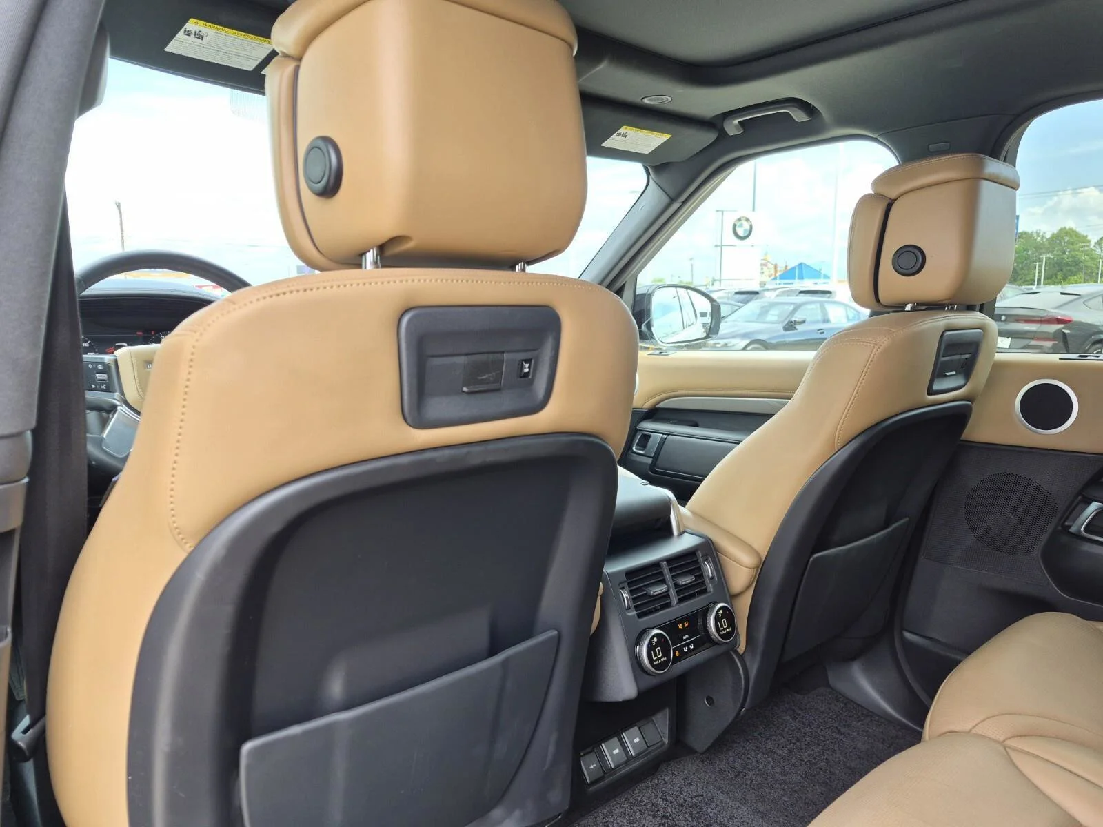 Used 2024 Fuji White Land Rover Metropolitan Edition image 18