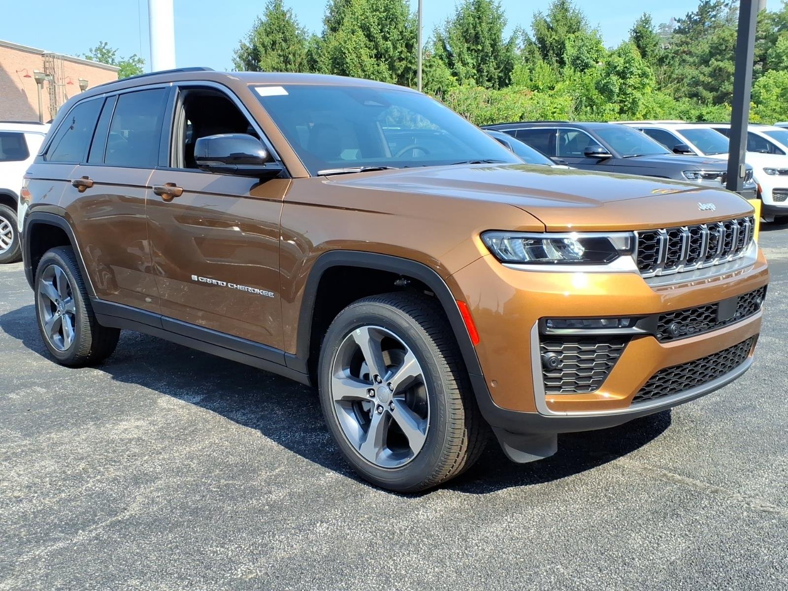 New 2026 Copper Shino Metallic Clearcoat Jeep Limited image 2