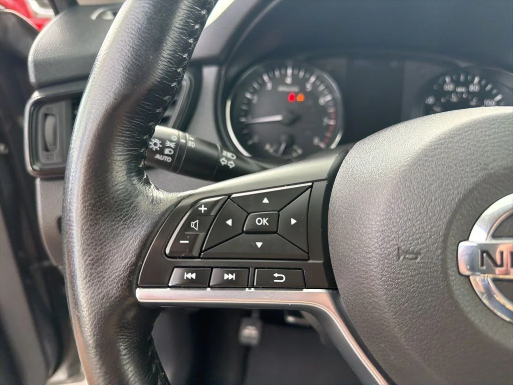 Used 2018 Gray Nissan SL image 45