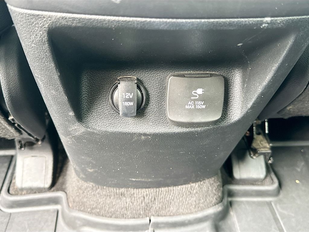 Used 2022 Black Hyundai SEL image 28