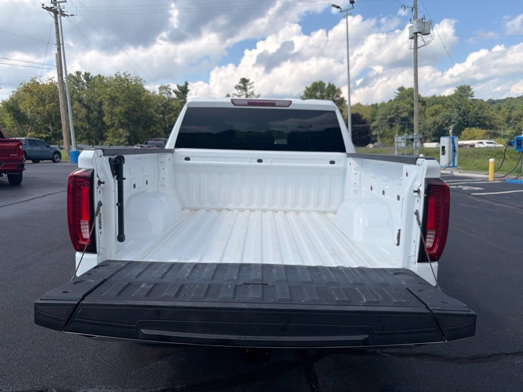 Used 2025 Summit White GMC SLT image 35